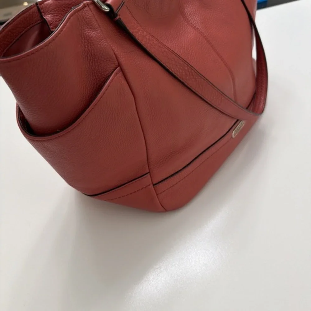 Coach F23284 Pebbled Leather Hobo Shoulder Bag Coral Red Zip Top.    ‎   5171